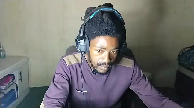 gldnmvsk XO online show from March 5, 8:44 pm