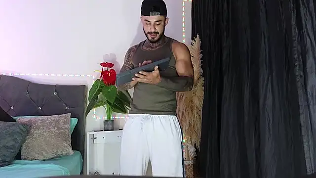 john cartter1 online show from April 15, 12:16 pm