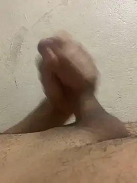 Snapshot of rodrig3105 chatting on March 3, 12:45 am rodrig3105 online show from March 3, 12:45 am