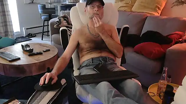 Snapshot of Towndude123 chatting on February 5, 8:57 pm Towndude123 online show from February 5, 8:57 pm