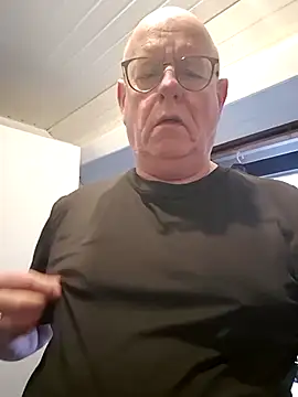 andrejoyfull64 online show from February 18, 4:04 pm