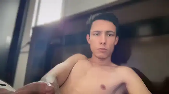 Snapshot of magrin-24y chatting on February 23, 7:03 pm magrin-24y online show from February 23, 7:03 pm
