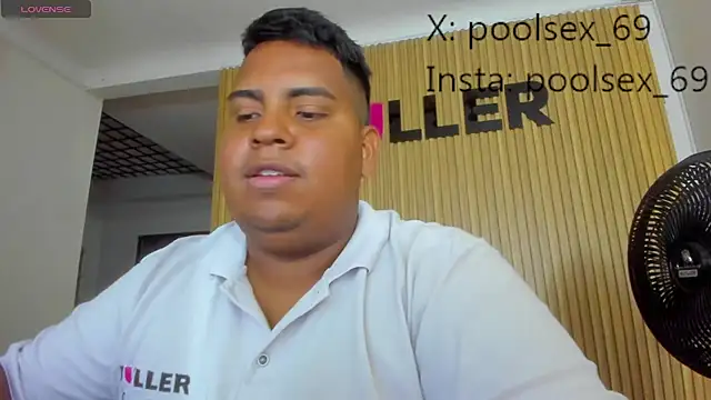 Snapshot of Poolsex_69 chatting on October 22, 7:27 pm Poolsex 69 online show from October 22, 7:27 pm