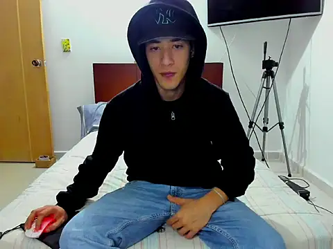 Chandler ken online show from November 18, 4:27 am