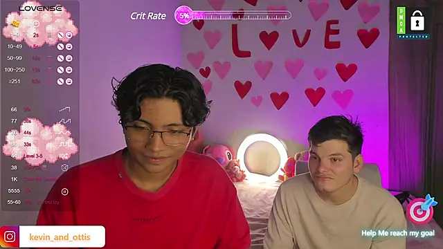 Snapshot of _Ottis_ chatting on February 14, 11:54 pm  Ottis  online show from February 14, 11:54 pm