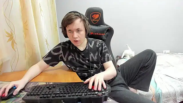 iliaskrislove online show from April 1, 2:58 pm