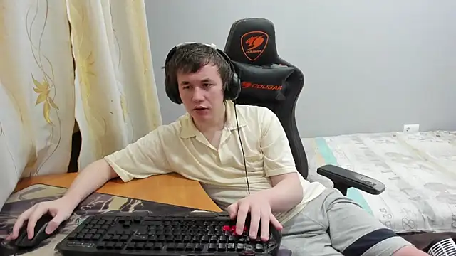 iliaskrislove online show from February 17, 3:55 pm