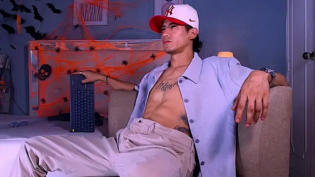 Jhonn Rhyss online show from October 26, 7:05 pm