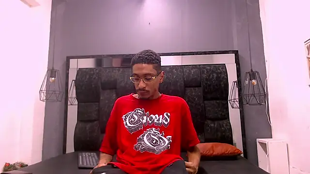 Snapshot of Jose_Smoke chatting on September 28, 7:45 pm Jose Smoke online show from September 28, 7:45 pm