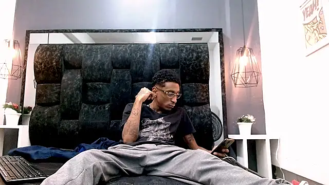 Snapshot of Jose_Smoke chatting on December 23, 2:56 am Jose Smoke online show from December 23, 2:56 am