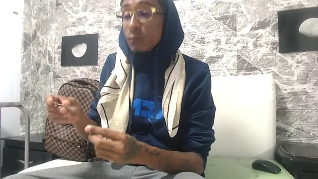 Snapshot of Jose_Smoke chatting on December 31, 1:47 am Jose Smoke online show from December 31, 1:47 am