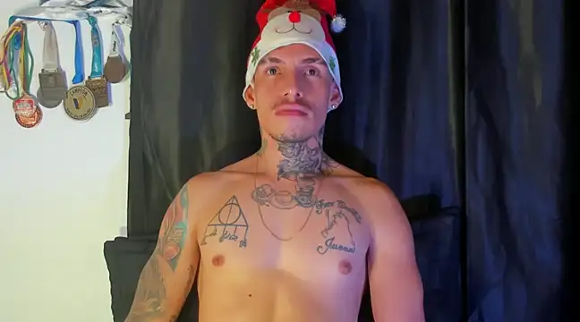 Snapshot of zyongracia chatting on December 21, 1:04 am zyongracia online show from December 21, 1:04 am