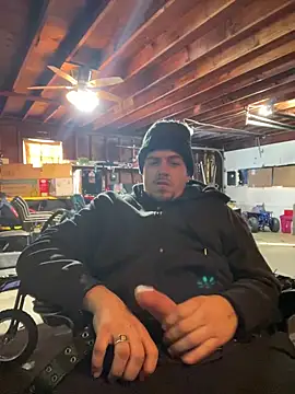Snapshot of joeycbigcock chatting on January 4, 3:39 pm joeycbigcock online show from January 4, 3:39 pm