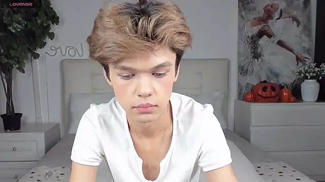 Felix Rey online show from November 5, 3:47 pm