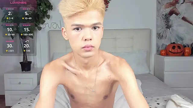 Felix Rey online show from November 9, 6:01 pm