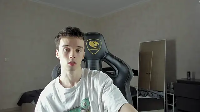 MasonWarholl online show from March 19, 6:12 pm