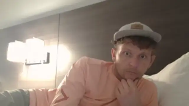 straightforward2324 online show from October 30, 4:14 am