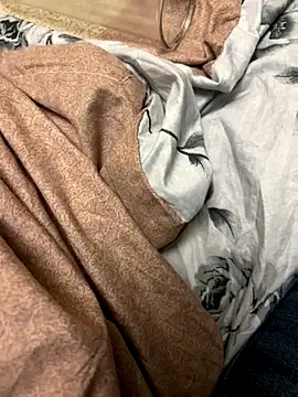 Ariel Ari online show from November 3, 10:00 pm