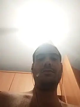 Snapshot of skrigul12 chatting on September 19, 7:24 pm skrigul12 online show from September 19, 7:24 pm