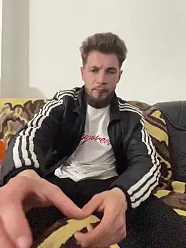 jimmyy  online show from April 3, 10:17 pm