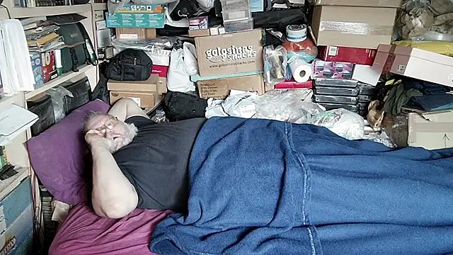 hadeszeuss2 online show from December 16, 3:52 pm