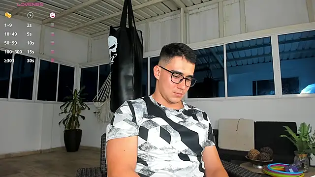 owengray2n online show from December 31, 12:54 am