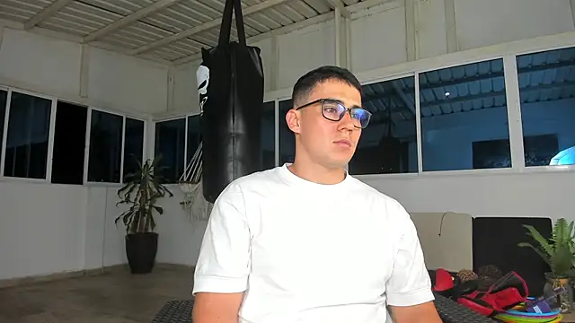 owengray2n online show from December 18, 2:42 am