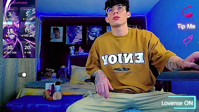 thiagomurphyy online show from October 22, 3:32 am