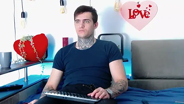 CarterCole online show from February 10, 6:53 am