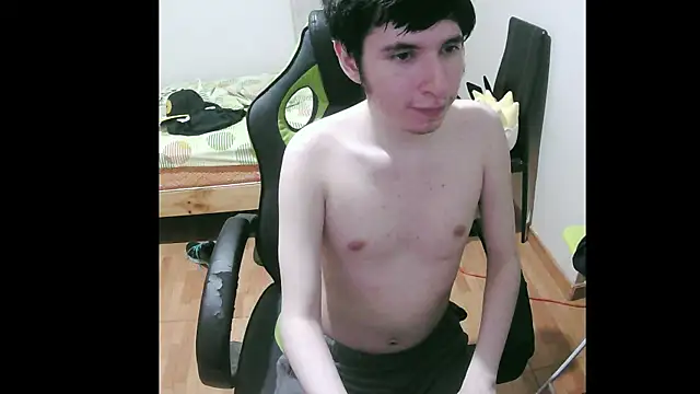 Snapshot of Twink_martinboy chatting on February 3, 6:24 am Twink martinboy online show from February 3, 6:24 am