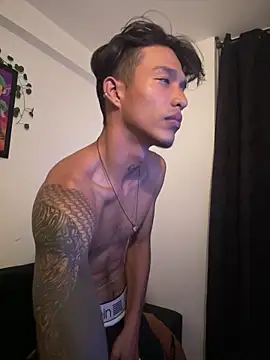 Snapshot of TommyGun_22 chatting on March 12, 3:24 am TommyGun 22 online show from March 12, 3:24 am