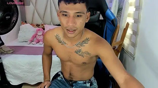 Snapshot of Backsex_boy chatting on December 12, 2:22 pm Backsex boy online show from December 12, 2:22 pm