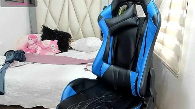 Snapshot of Backsex_boy chatting on December 29, 5:12 pm Backsex boy online show from December 29, 5:12 pm