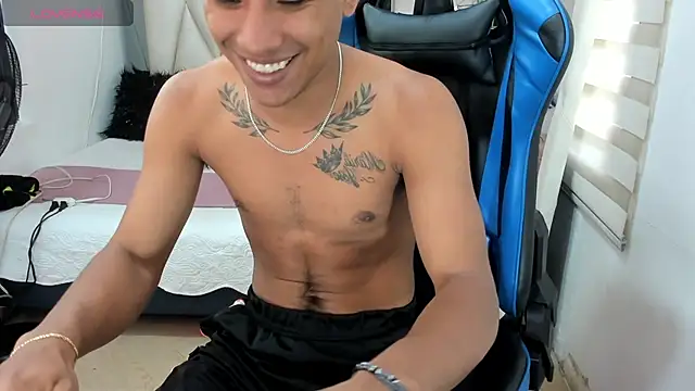 Snapshot of Backsex_boy chatting on January 25, 4:03 pm Backsex boy online show from January 25, 4:03 pm