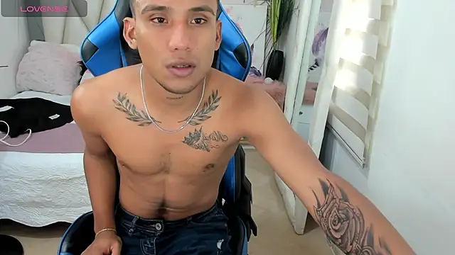 Snapshot of Backsex_boy chatting on January 30, 3:19 pm Backsex boy online show from January 30, 3:19 pm