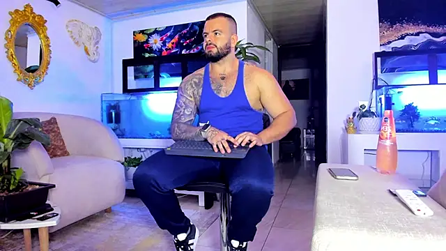 Snapshot of Johnnygrayson1 chatting on March 22, 12:17 am Johnnygrayson1 online show from March 22, 12:17 am