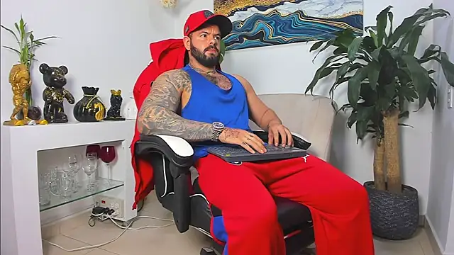 Johnnygrayson1 online show from February 13, 12:28 am