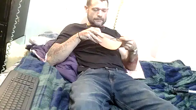 TheOneYouLove69 online show from March 25, 8:02 pm