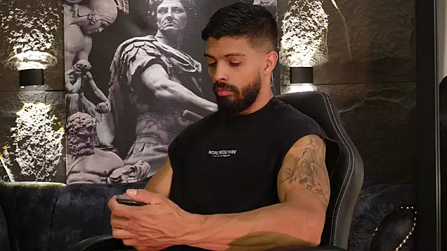 DannSaenz online show from February 15, 4:37 pm