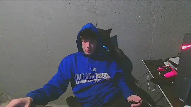 Snapshot of Superoz77 chatting on January 19, 4:12 am Superoz77 online show from January 19, 4:12 am