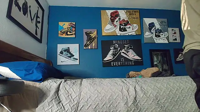 athephenomenal1 online show from November 13, 7:35 am