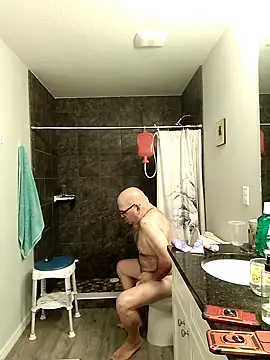 Snapshot of lou63ponce chatting on December 27, 4:44 pm lou63ponce online show from December 27, 4:44 pm