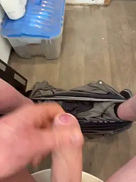 569638 online show from March 28, 9:53 am