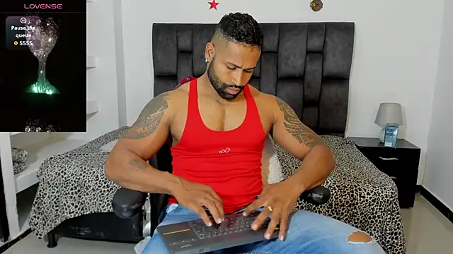 MattRodriguez9 online show from November 14, 6:31 pm