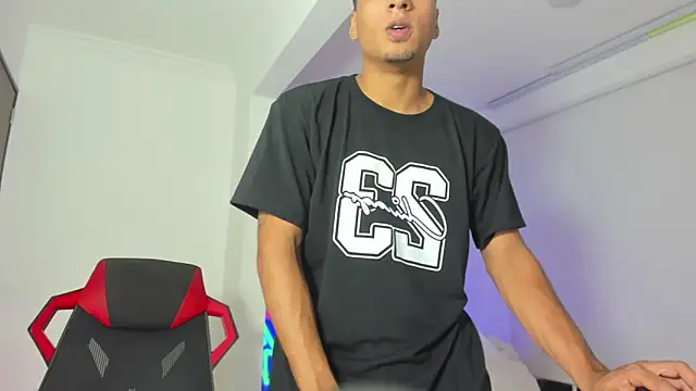 ANGEL NICOLAS online show from December 18, 10:06 pm