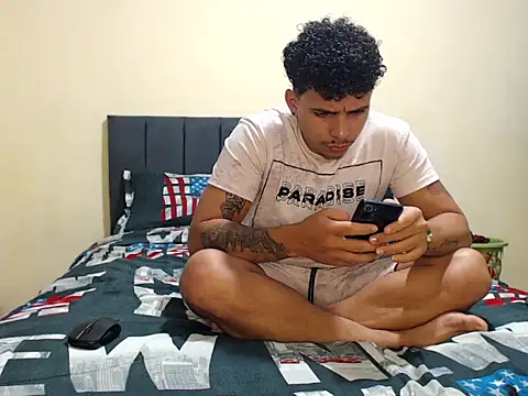 hot toy boy  online show from September 25, 11:02 pm