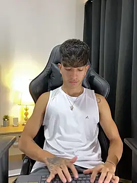  CamiloBass online show from April 1, 2:02 am