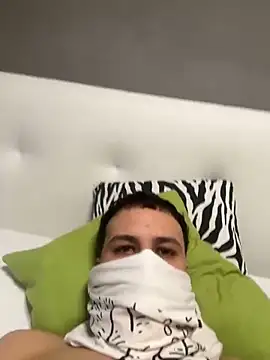 Snapshot of yayaya55598 chatting on January 1, 3:14 pm yayaya55598 online show from January 1, 3:14 pm