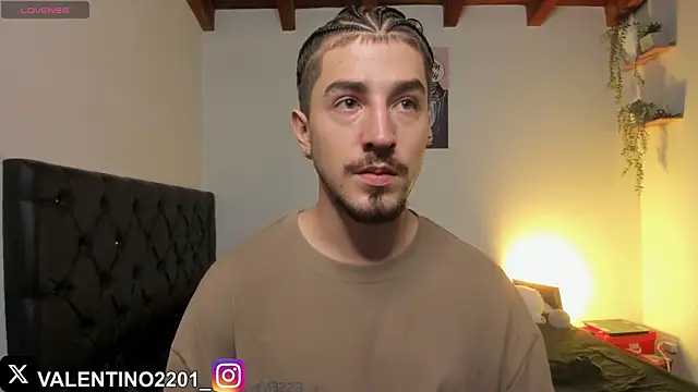 Valentino Xander online show from November 10, 12:15 am