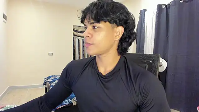 Snapshot of johan_beley_ chatting on February 8, 11:24 pm johan beley online show from February 8, 11:24 pm